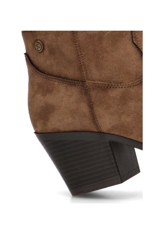 Botín campero en antelina taupe con tacón medio para mujer XTI 146517