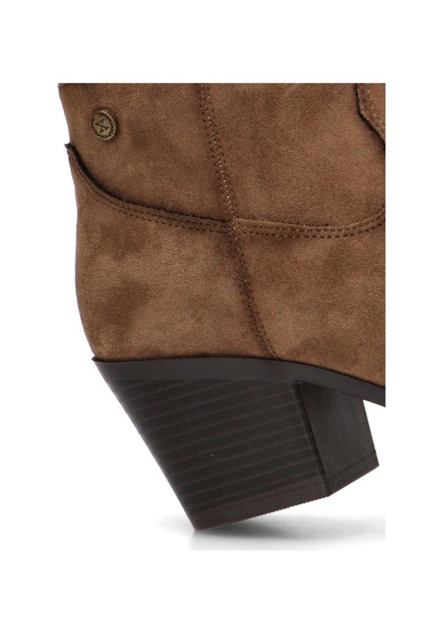 Botín campero en antelina taupe con tacón medio para mujer XTI 146517