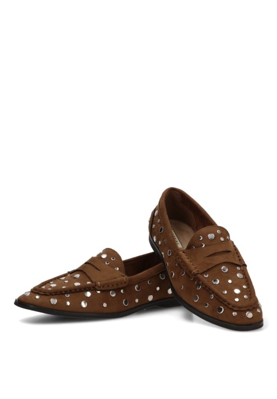 Mocasín camel con tachuelas para mujer LUNA TREND M6565