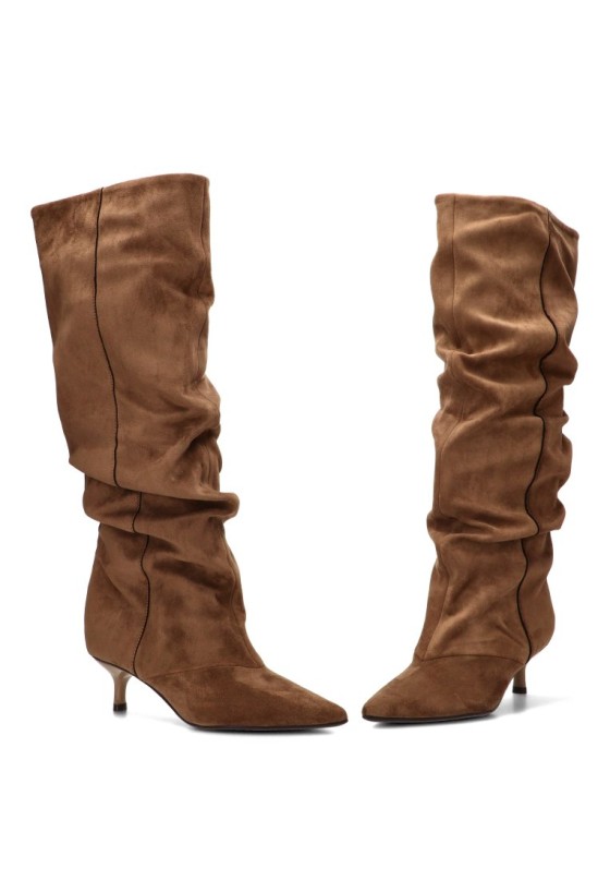 Bota camel de mujer YULIA M6881 en antelina con tacón medio