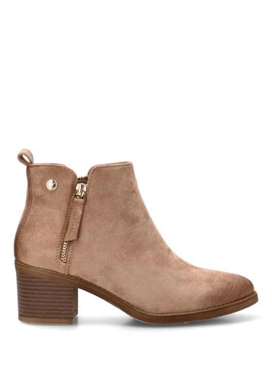 Botín antelina beige con tacón medio para mujer XTI 130713