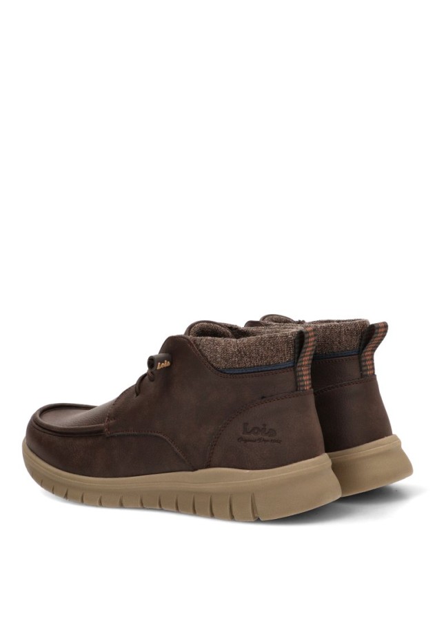 Botín chukka marrón con suela plana de hombre LOIS 64563