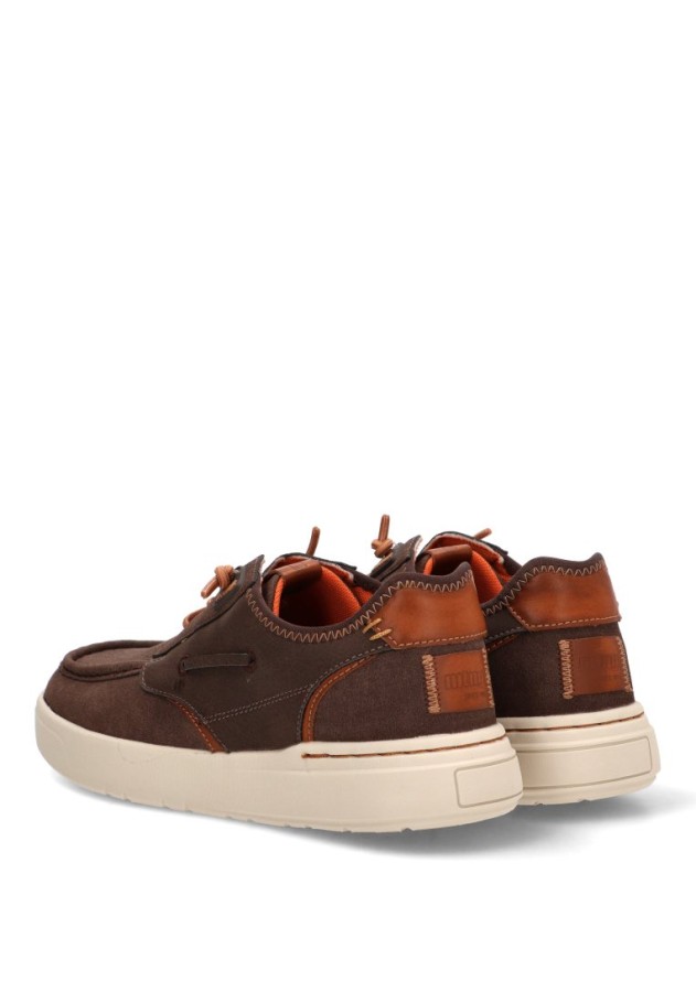 Náutico Kiova mocasín café de hombre MUSTANG 84870 con suela plana