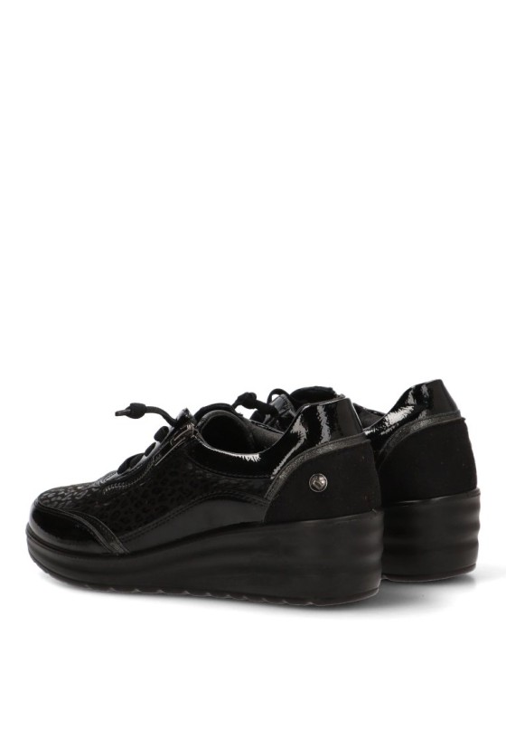 Deportivo negro con cuña media de mujer AMARPIES AMD31050