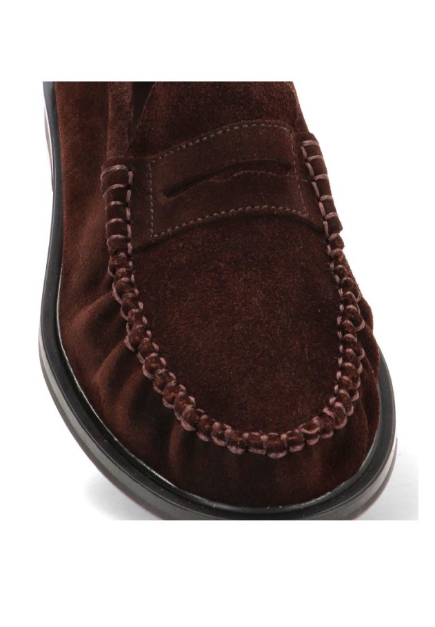 Mocasín antifaz DJ. SANTA 20058 de mujer en serraje chocolate con suela plana