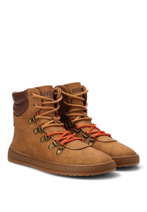 Botín arena de mujer MUSTANG 85512 estilo barefoot con suela plana