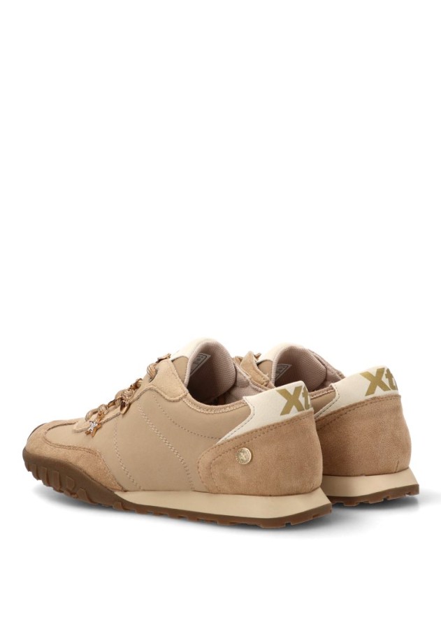 Deportivo beige XTI 146146 con suela plana para mujer