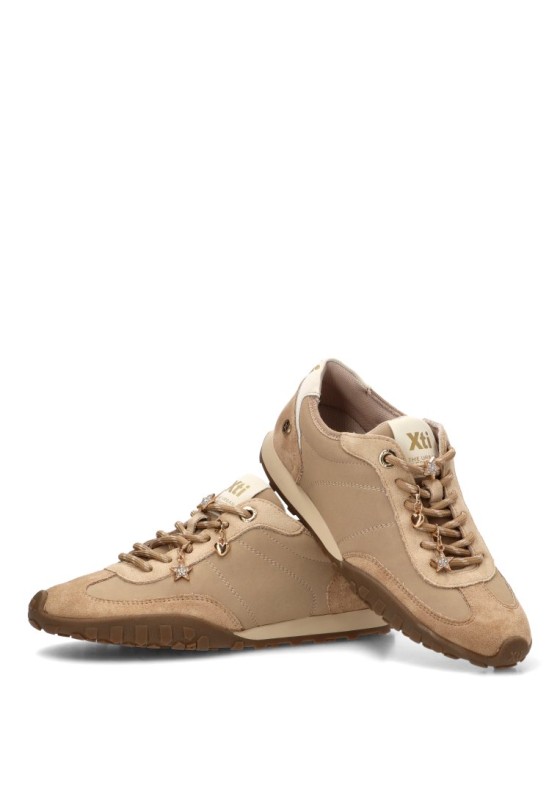Deportivo beige XTI 146146 con suela plana para mujer
