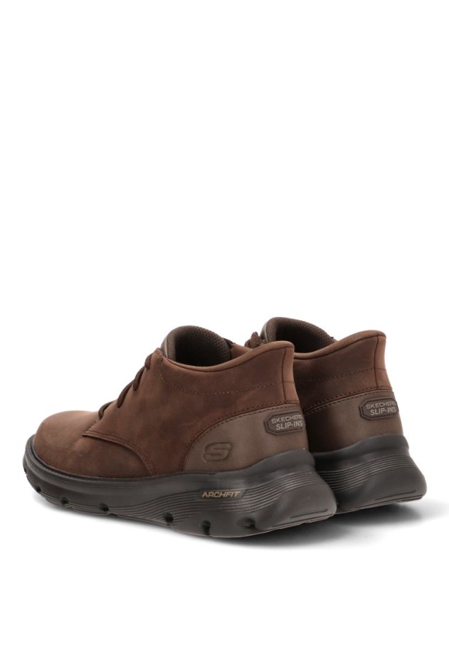 Botín de hombre SKECHERS 205514 en piel marrón con suela plana