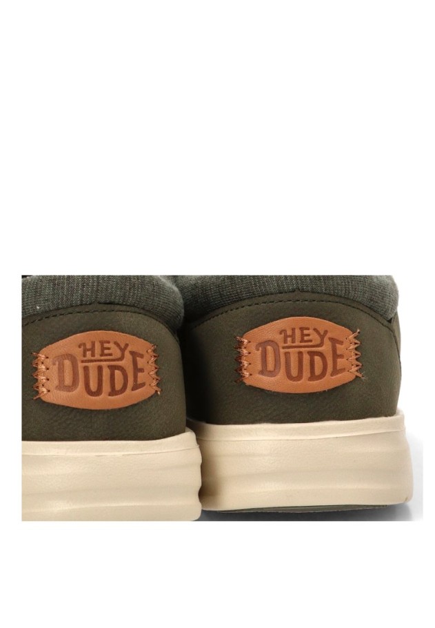 Mocasín náutico Kiova verde de hombre DUDE 43352 con suela plana