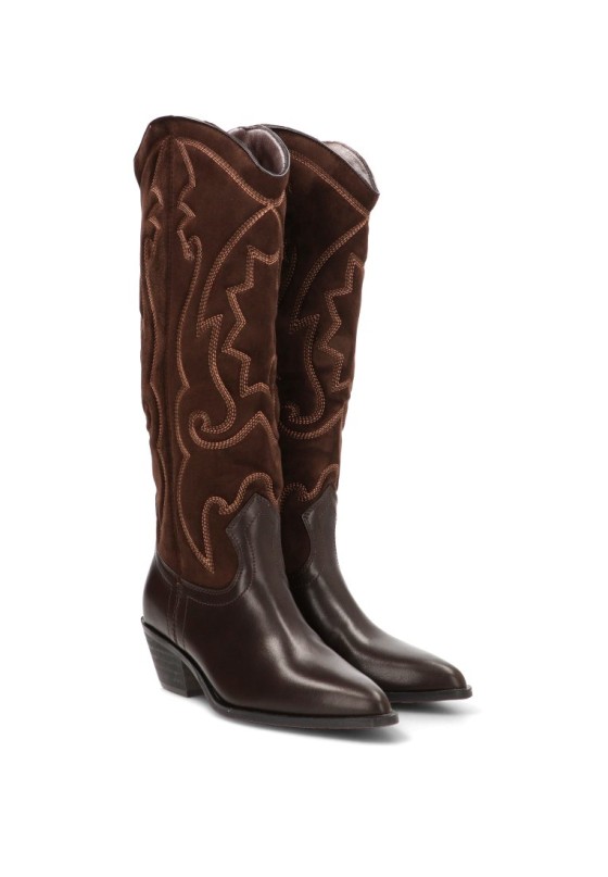 Bota campera de mujer YULIA M6751 en antelina café con tacón medio