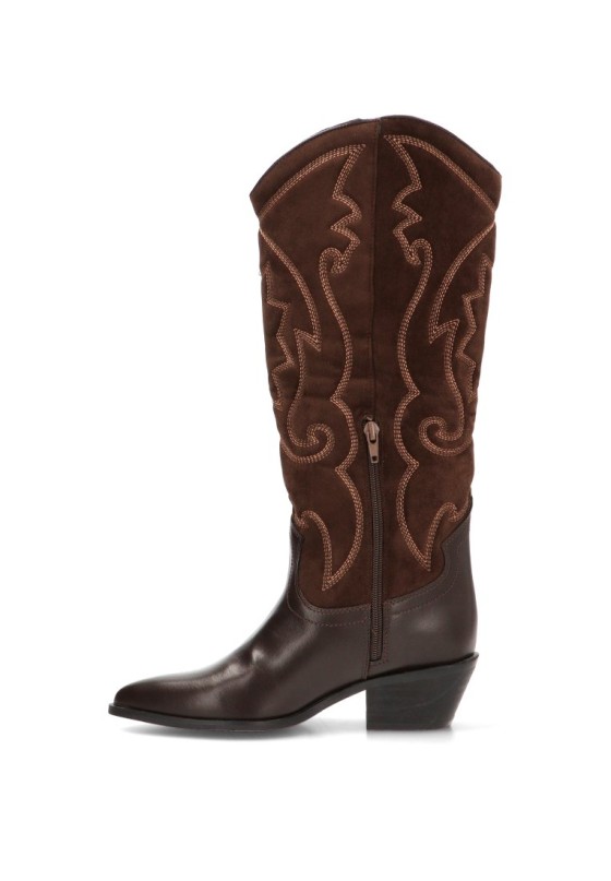 Bota campera de mujer YULIA M6751 en antelina café con tacón medio