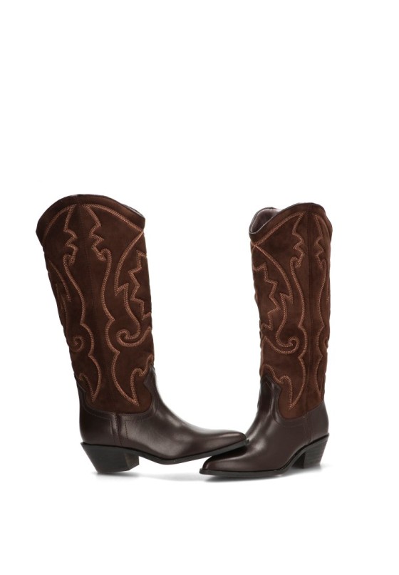 Bota campera de mujer YULIA M6751 en antelina café con tacón medio