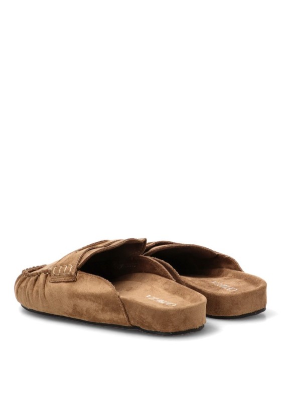Zueco mocasín antelina khaki de mujer P152