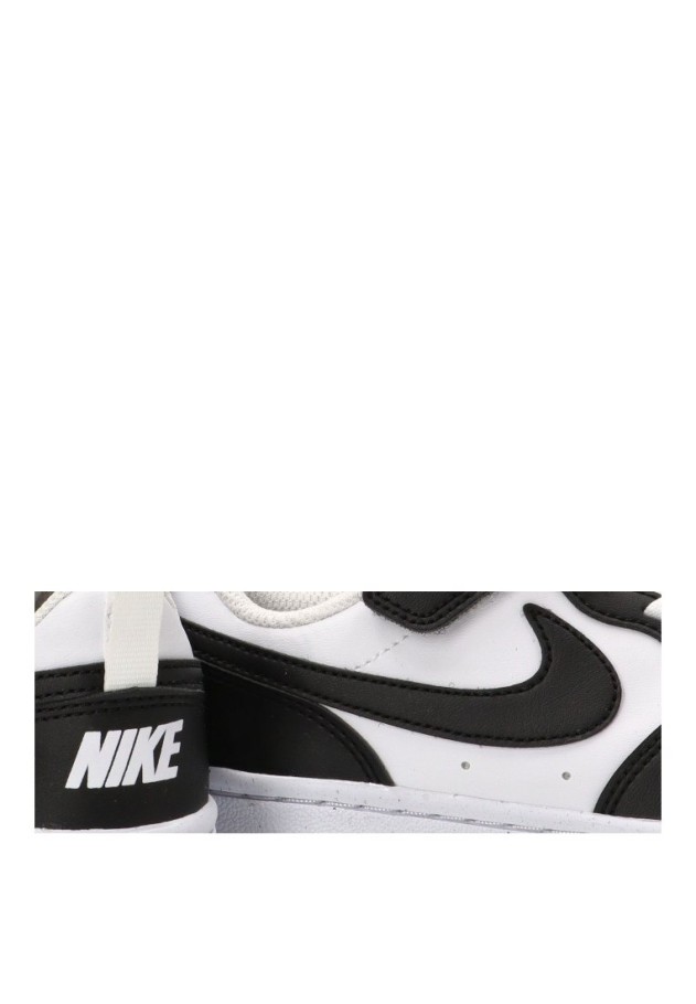 Deportivo negro de niño NIKE DV5457 con cierre de velcro y suela plana