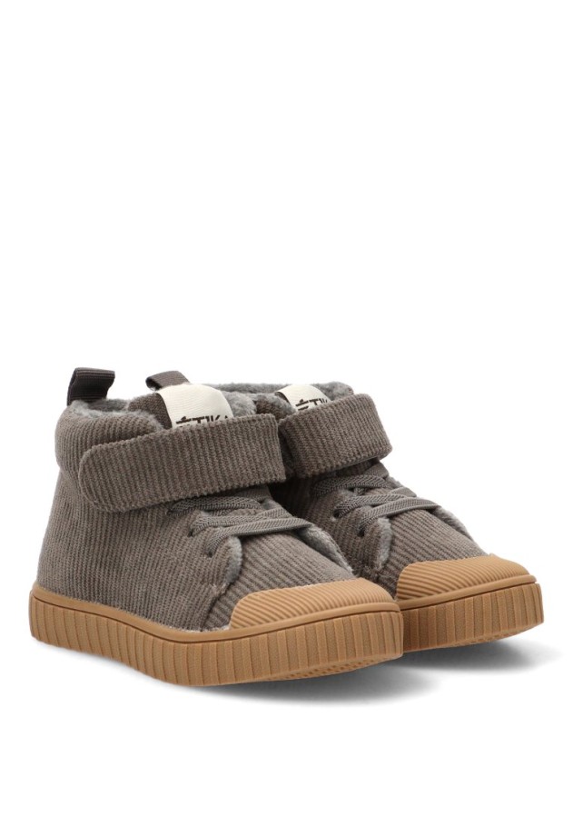 Deportivo abotinado gris antelina de niño ETIKA 52494