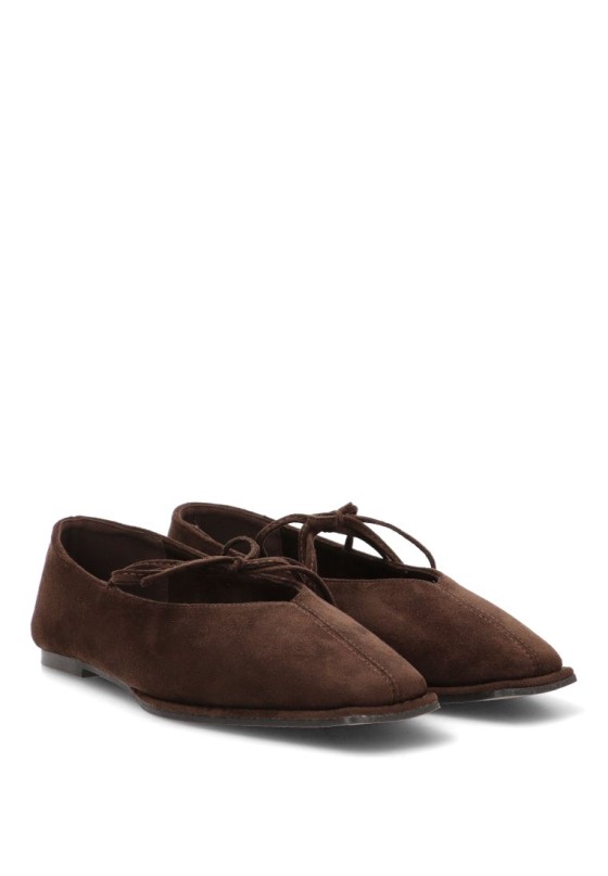 Bailarina P155 Cereza para mujer en antelina café con cordones