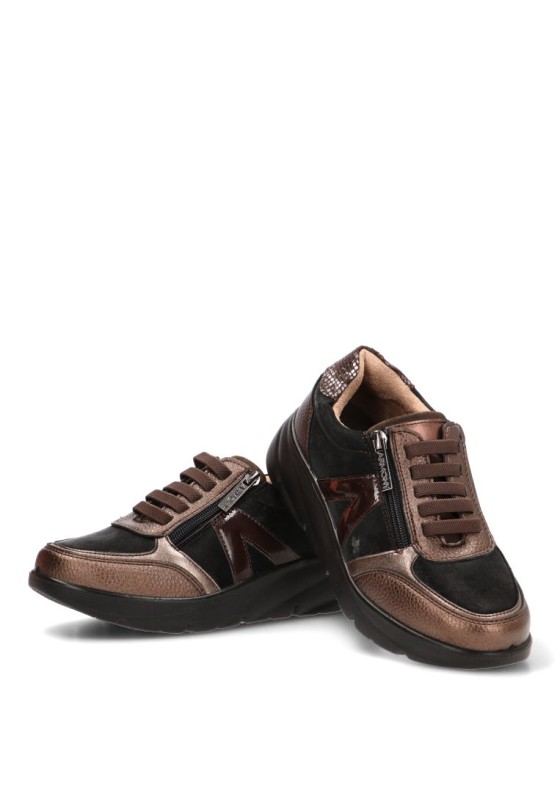Deportiva ARMONY 50044 con lateral brillante y cuña media