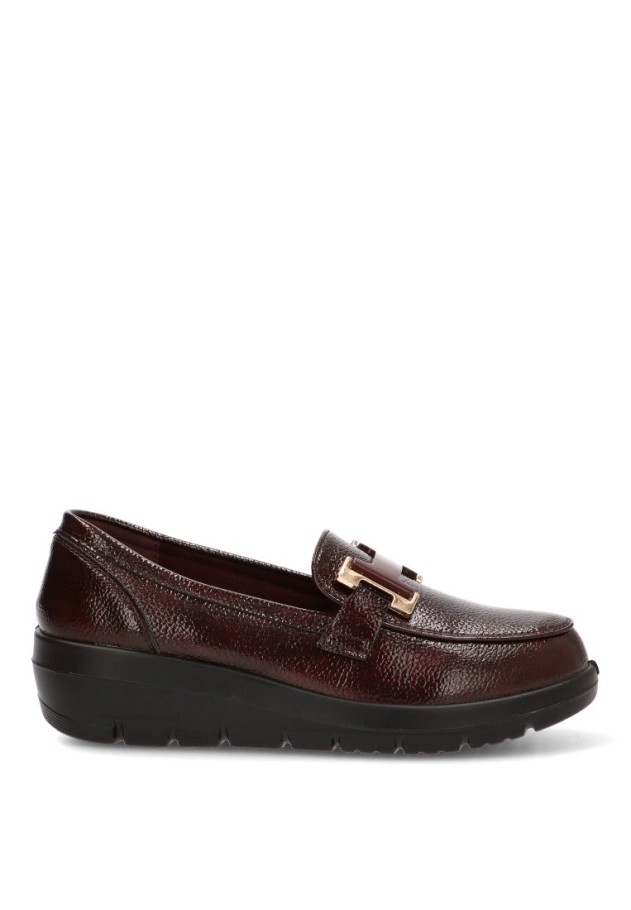 Mocasín burdeos de mujer ARMONY 60027 con tacón medio y brillo