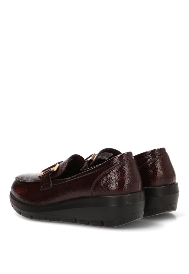 Mocasín burdeos de mujer ARMONY 60027 con tacón medio y brillo