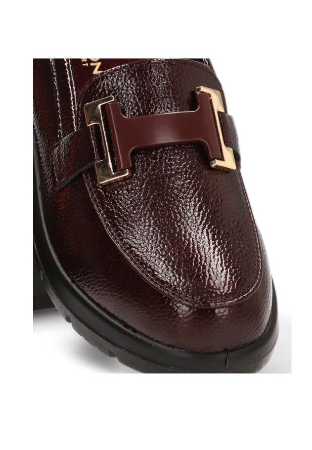 Mocasín burdeos de mujer ARMONY 60027 con tacón medio y brillo