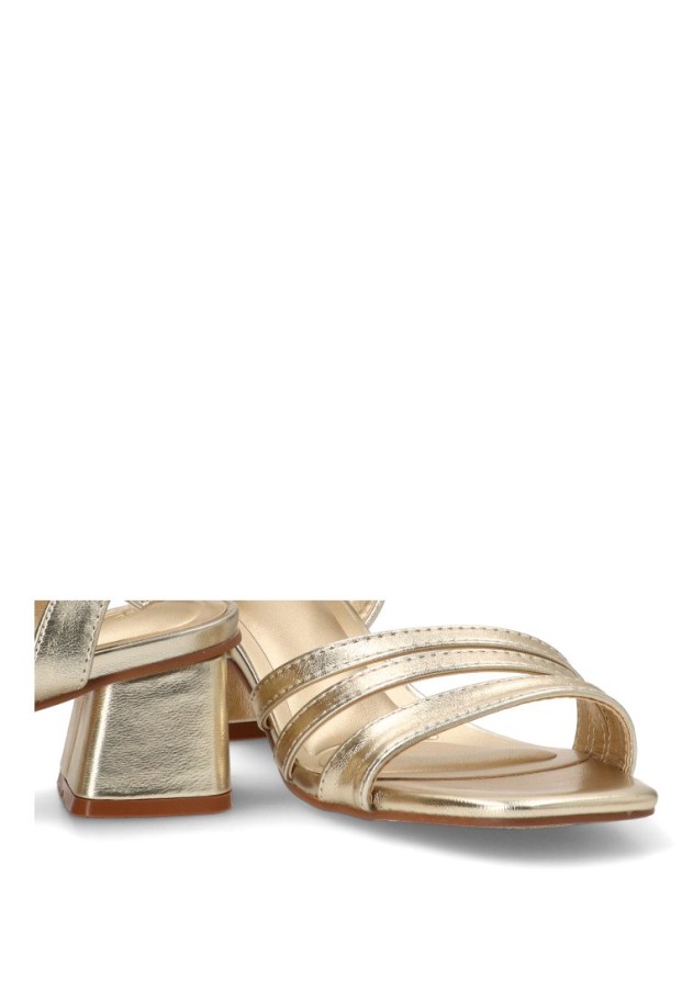 Sandalia de tiras color oro con tacón medio para mujer BUONAROTTI DB2252