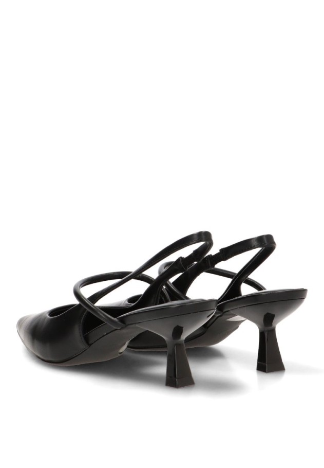Salón destalonado BS-6055 de mujer en negro con tacón medio