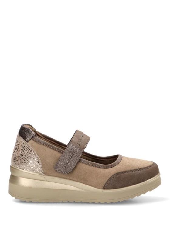 Zapato de mujer ARMONY 60025 en antelina taupe con cuña media