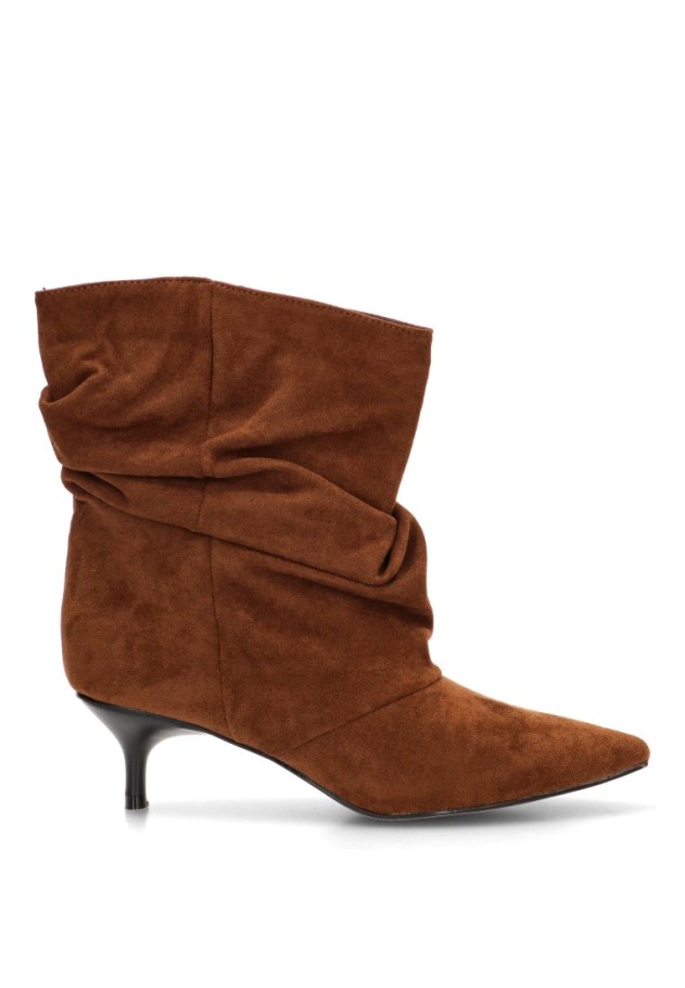 Botín de antelina camel con tacón medio para mujer CEREZA P138